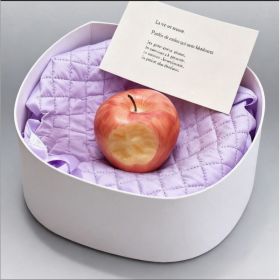 Fruit Inspired Scented Candles, Fruit Shape, Creative Design, Cute Home Accessory, Perfect For Adding A Unique Touch To Your Living Space. (Option: A Bitten Apple Red Gift Box)